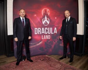 Dragoş Dobrescu şi partenerii lansează în România conceptul proiectului DraculaLand – o investiție privată de peste 1 miliard de euro Dragoş Dobrescu şi partenerii lansează în România conceptul proiectului DraculaLand – o investiție privată de peste 1 miliard de euro