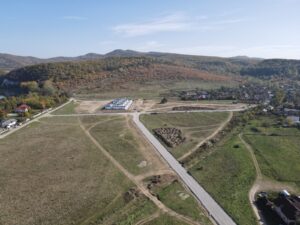 Bazin de înot și heliport pe islazul de la Goranu Bazin de înot și heliport pe islazul de la Goranu